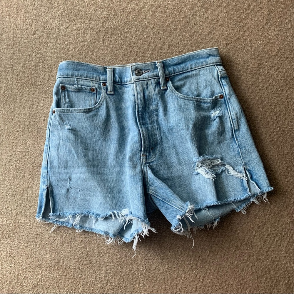 Abercrombie & Fitch 4 inch Mom Short High Rise Size 26/2